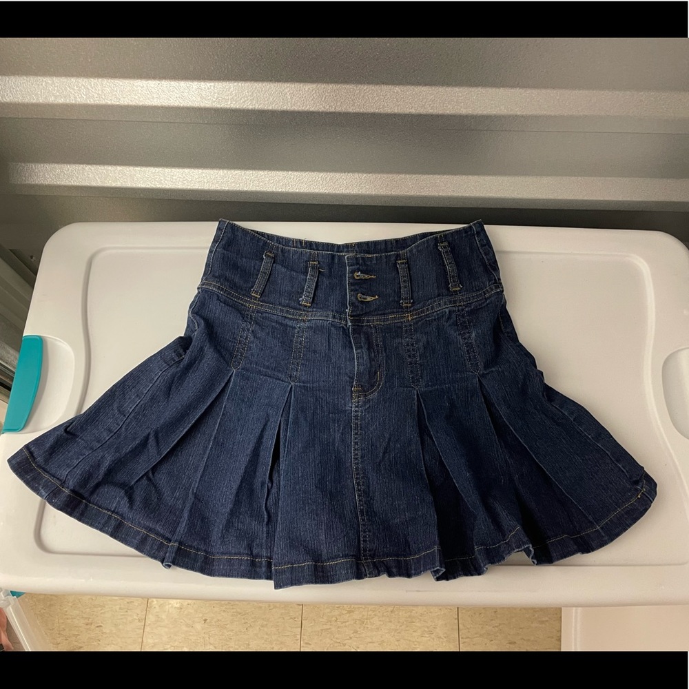 Brand New: Denim Pleated Skirt (Size 7)